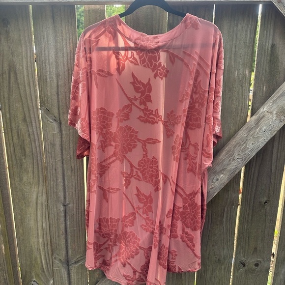 Torrid Boho Peachy Pink Velvet Floral Burnout Kimono Open Front Cardigan - Picture 12 of 12
